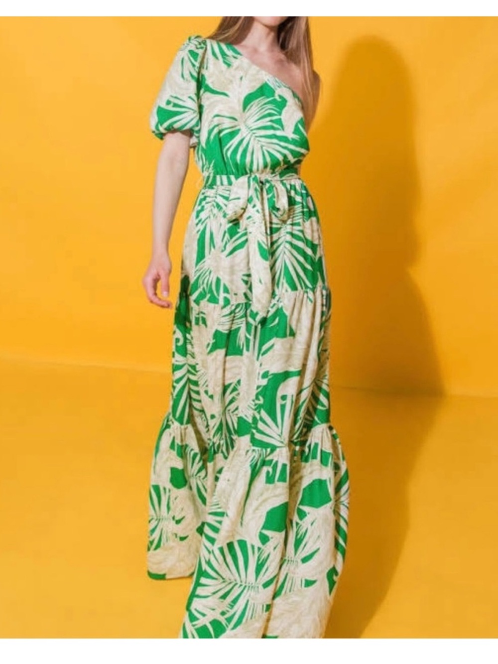Flying Tomato One-Shoulder Tiered Maxi Dress Green & Cream Palm Leaf Print Large